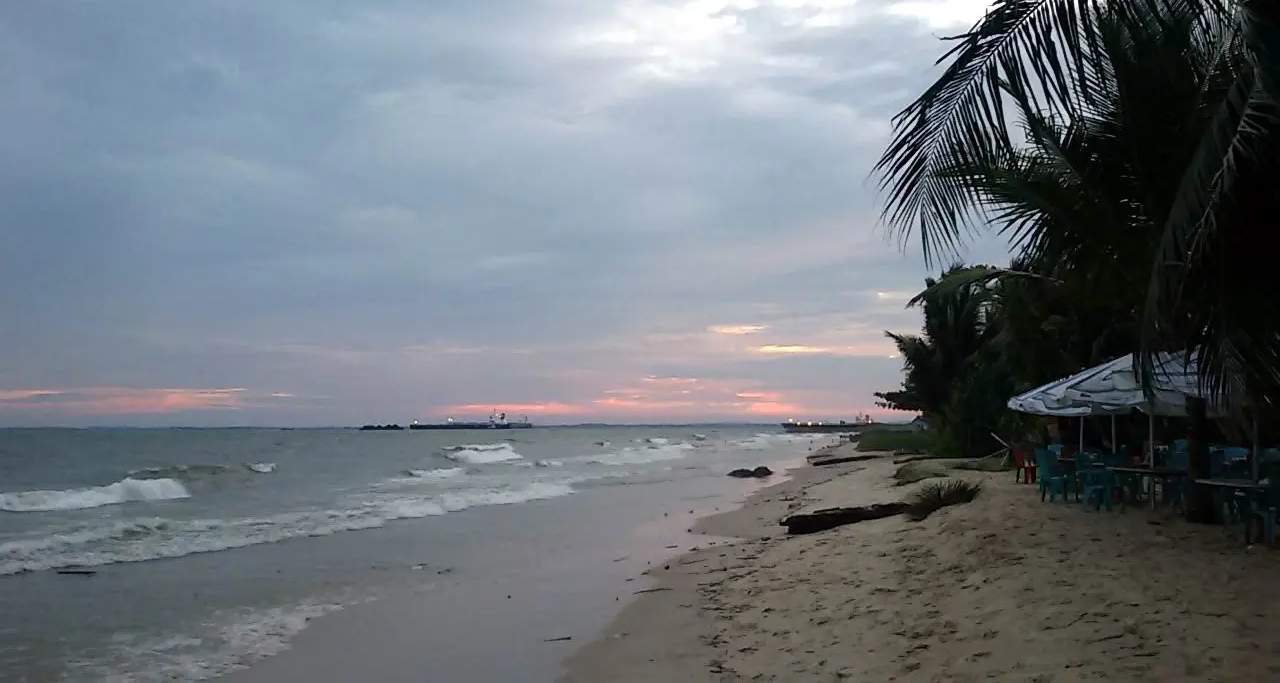 pantai kemala balikpapan dekat ikn