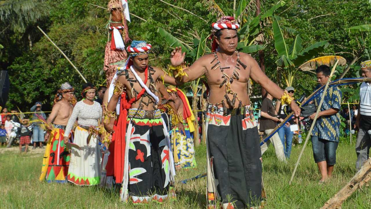 upcara adat kalimantan timur